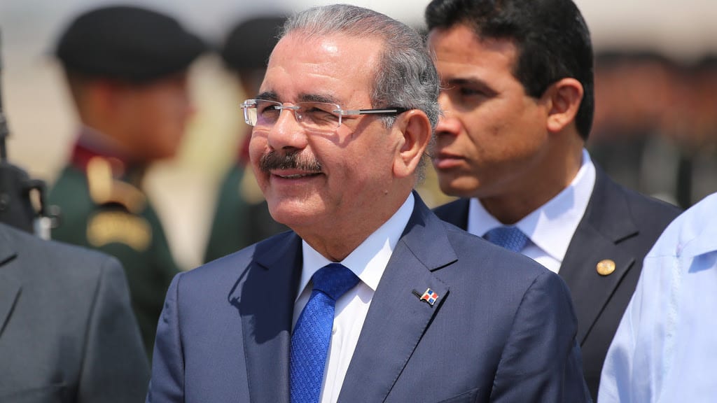 Presidente Danilo Medina cumple su promesa de construir 10,000 aulas en el 2014
