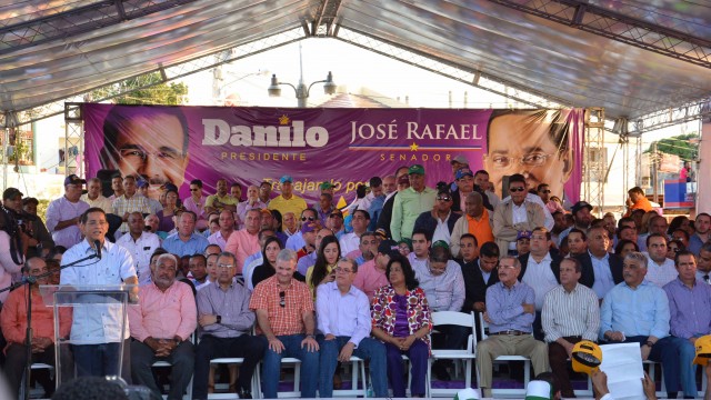 El senador José Rafael Vargas fue juramentado en un acto presidido por el presidente Danilo Medina.