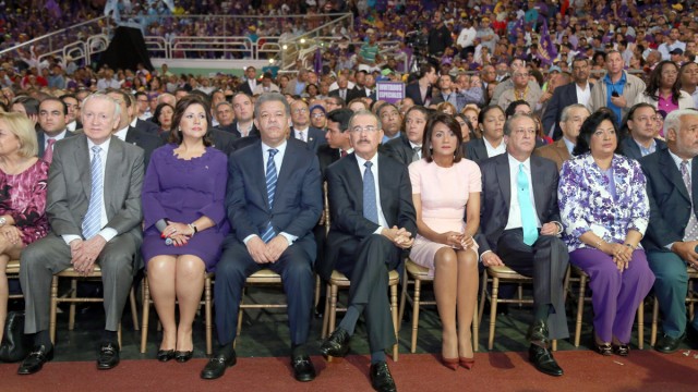 El presidente Fernández presidió el comité político del PLD.