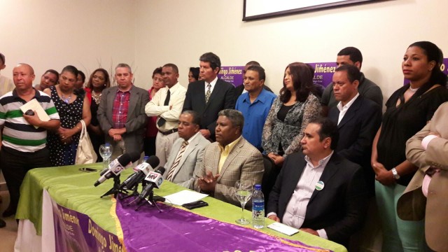 Dirigentes del PLD en Santo Domingo Este que apoyan a Domino Jiménez.