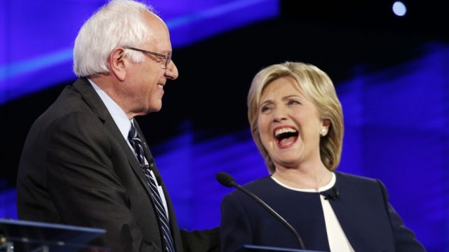 Sanders y clinton debaten ideas y propuestas.