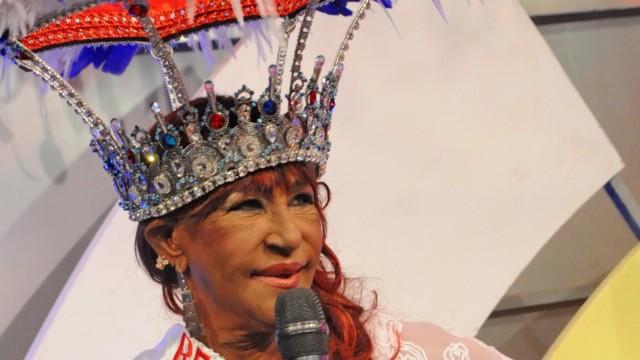 Coronada la reina del Carnaval, Fefita la Grande, destacada merenguera dominicana.