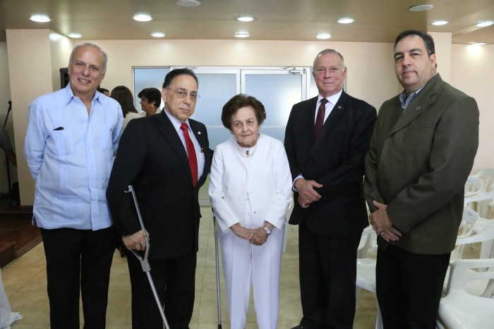 Eduardo Espaillat, Celso Marranzini, Mary Pérez Marranzini, Arturo Pérez Gaviño y Eduardo Tolentino.