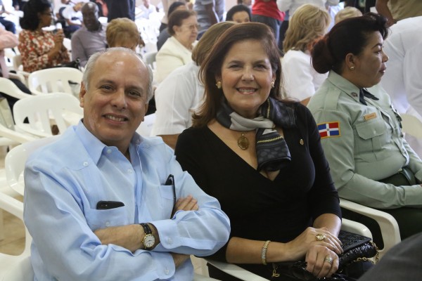 Eduardo Espaillat y Sonia Villanueva de Brouwer.