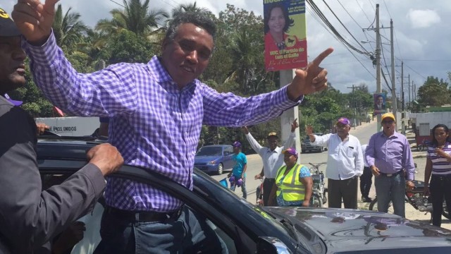 El senador Felix Bautista integrado a la campaña en San Juan, donde aspira de nuevo al cago.