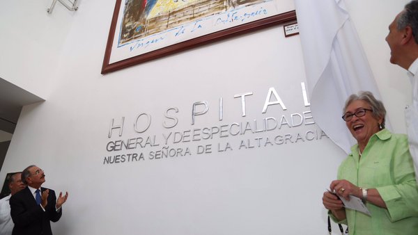 La ministra de Salud, Altagracia Guzmán Marcelino, habla en el acto.