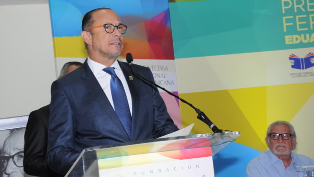 José Antonio Rodríguez, ministro de Cultura habla en el acto de entrega del galardón.