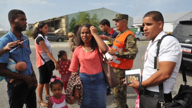 Las familias que residían en El Salvador regresaron el sábado en la noche a República Dominicana.