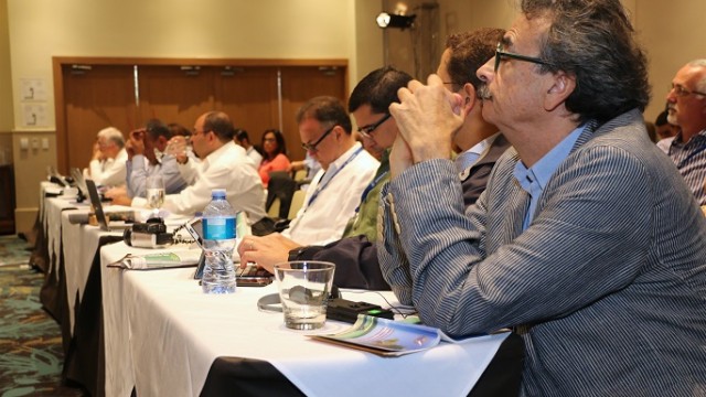 Participantes en el seminario “Novedades tecnológicas y negocios extra informativos”, durante la Reunión de Medio Año de la SIP.