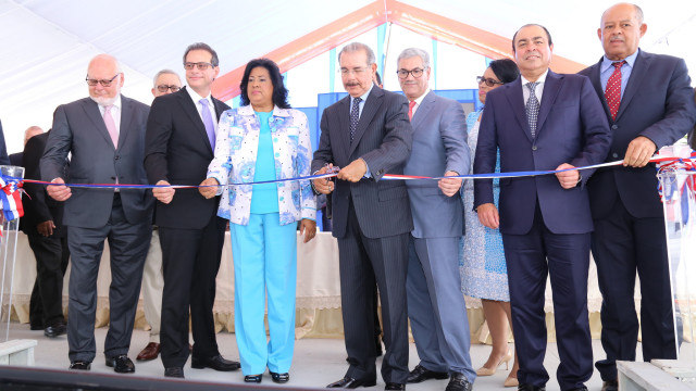 El presidente Danilo Medina presidió el acto junto a otros funiconarios del su gobierno.