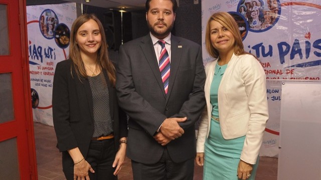 Amelia Carreras, Manuel González y Jeimy Nin