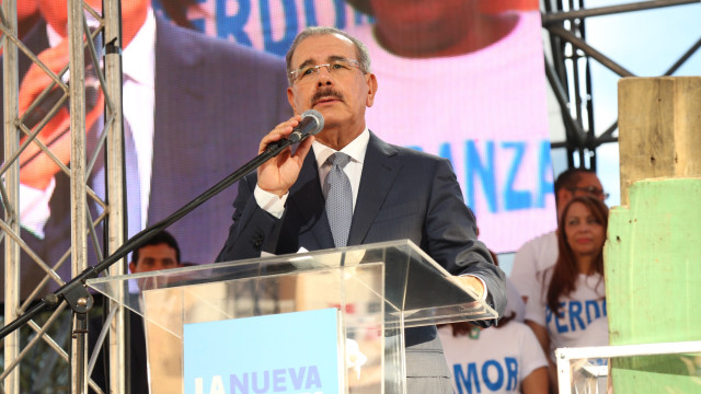 El presidente Danilo Medina pronunció un emotivo discurso ante los beneficiarios con el proyecto residencial.
