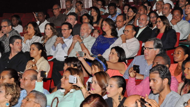 El ministro de Cultura, José Antonio Rodríguez, presenció el concierto junto a su esposa Mónika Despradel e invitados especiales.