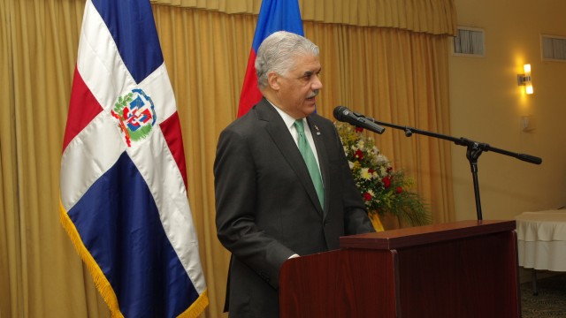 Canciller Miguel Vargas habla ante autoridades Haitianas.