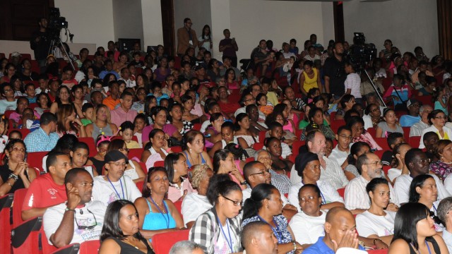 La asistencia masiva de personas constituyó un apoyo importante a la Feria de Proyectos Culturales.