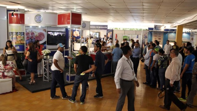 Algunos de los módulos que participaron en Expo Vega Real 2016. Foto Alex Reynoso.