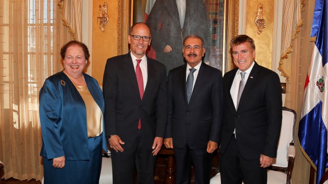 El funcionario estadounidense visitó este miércoles al presidente Medina junto al embajador de Estados Unidos en Santo Domingo.