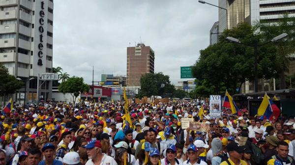 Millares se desplazan hacia Caracas para reclamar el recocatorio.