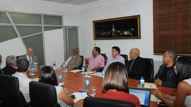 El ministro de Cultura Pedro Vergés encabezó la reunión donde se pasó balance a la recién celebrada Feria Internacional del Libro 2016.