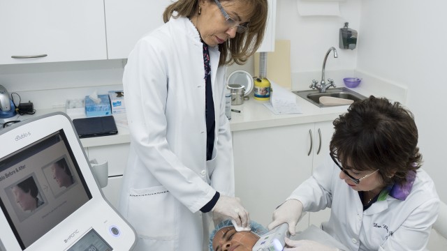 5.La aplicación de Ultrasonido con fines médicos y estéticos solo debe ser realizada por profesionales de la medicina debidamente entrenados.