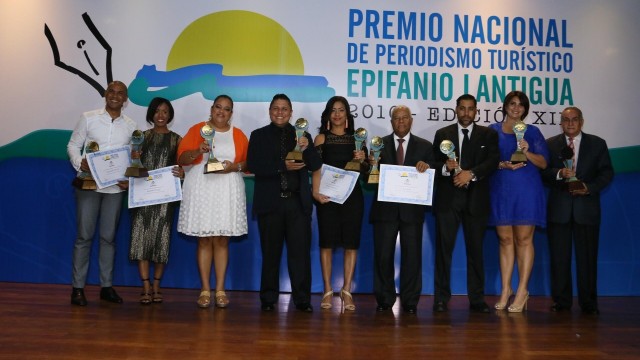 Todos los ganadores del premio Epifanio Lantigua que entrega Adompretur.