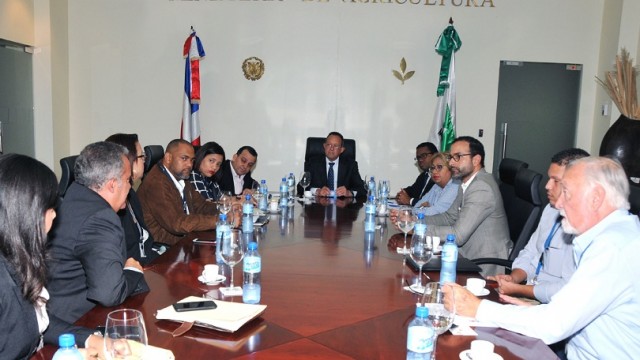El ministro de Agricultura, Ángel Estévez,  reunido con la Asociación de Navieros de la República Dominicana (ANRD)