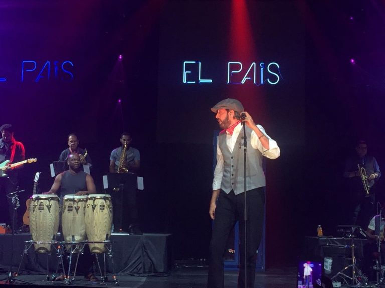 Juan Luis Guerra encanta y conecta con su música en New York