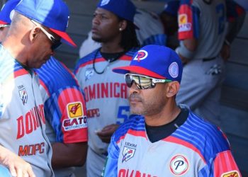 Fernando Tatis, dirigente de las Estrellas Orientales en la Serie del Caribe.