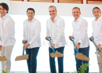 Presidente Abinader participa en primer palazo construcción hotel en Punta Cana