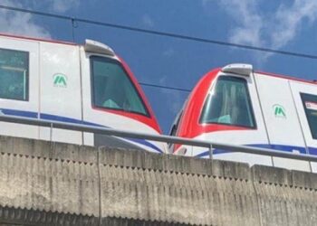 Dos trenes del metro accidentados.