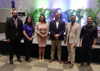 Carlos Checo, Patricia Nanita, Yudelka Arrendel, Federico Franco, Junior Pujols y Ricardo Tirado.