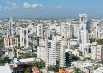 la ALERTA meteorológica para El Gran Santo Domingo, incluyendo el Distrito Nacional han sido descontinuada por lo que sus habitantes podrán realizar sus actividades sin amenaza climática