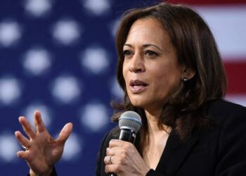 Votantes jóvenes en EEUU, una importante reserva para la aspirante demócrata Kamala Harris