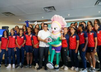 Alcaldia de SDE recibe al equipo que representará a RD en Copa Mundial Femenina Sub-17 de la FIFA