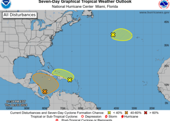 Cerca de Puerto Rico, una depresión de baja presión genera nubosidad intensa y lluvias sobre la República Dominicana, Puerto Rico, Islas Vírgenes y el Caribe noreste