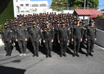 DNCD se refuerza con promoción de agentes y binomios caninos