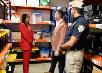 El director del Dicat, coronel Edgar Arnaud Vólquez,  reribio visita de la ministra de Interior y Policía, Faride Raful