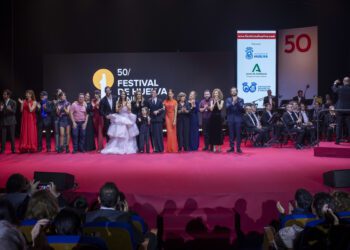 Foto de familia de los artistas que han participado en la Gala Inaugural del Festival de Huelva de Cine Iberoamericano.

REMITIDA / HANDOUT por ALBERTO DIAZ/FESTIVAL DE CINE IBEROAMERICANO
Fotografía remitida a medios de comunicación exclusivamente para ilustrar la noticia a la que hace referencia la imagen, y citando la procedencia de la imagen en la firma
15/11/2024