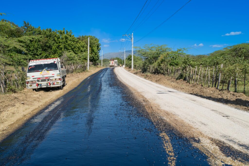 Deligne Ascención dice Gobierno ahorra millones de pesos con reciclaje de asfalto