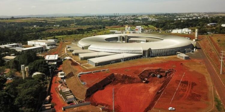 Complejo Orion, que se construye en la ciudad de Campinas, sureste brasileño, para investigaciones en energía y materiales. Brasil destaca como el país latinoamericano que destina una mayor proporción de su producto interno bruto a investigación y desarrollo, un campo en el que la región tiene un notorio rezago. Imagen: Cnpem