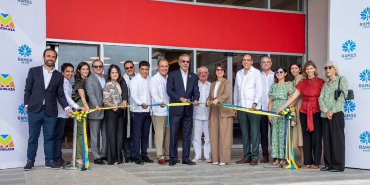 Multiplaza en Santo Domingo Este inaugurada con la presencia del presidente de la República Dominicana, Luis Abinader