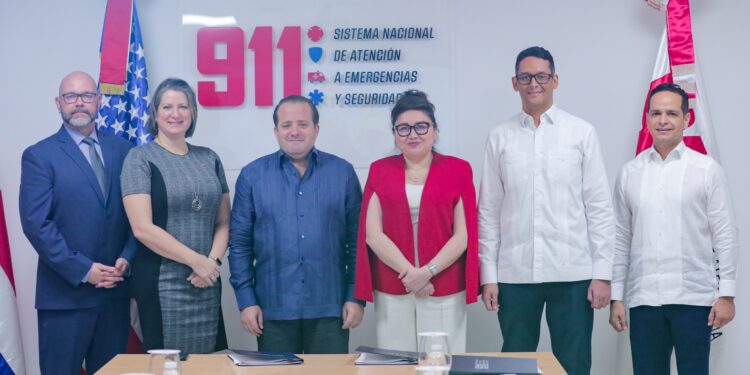 Embajada de EE. UU. y MINPRE firman Carta de Implementación para expansión del Sistema Nacional de Videovigilancia del 911.