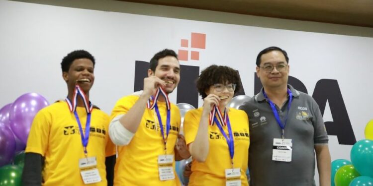 Intecianos ganan primer lugar de la ICPC Caribbean Finals 2024 y pasan a la siguiente fase